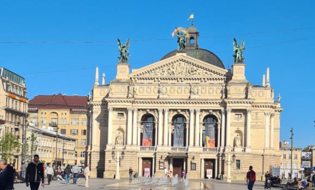 LWÓW, WYCIECZA DO LWOWA, OPERA LWOWSKA