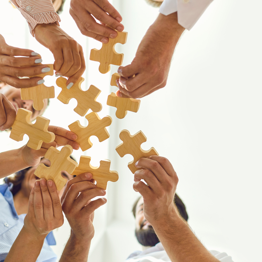 Biznes, planowanie marketingu, kampania medialna, osoba pracująca w marketingu