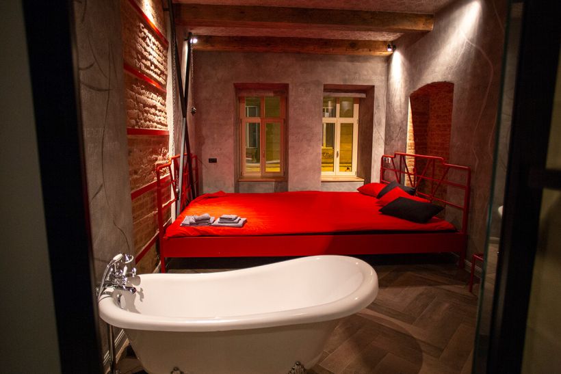 masoch cafe hotel, hotel we lwowie, sexy hotel