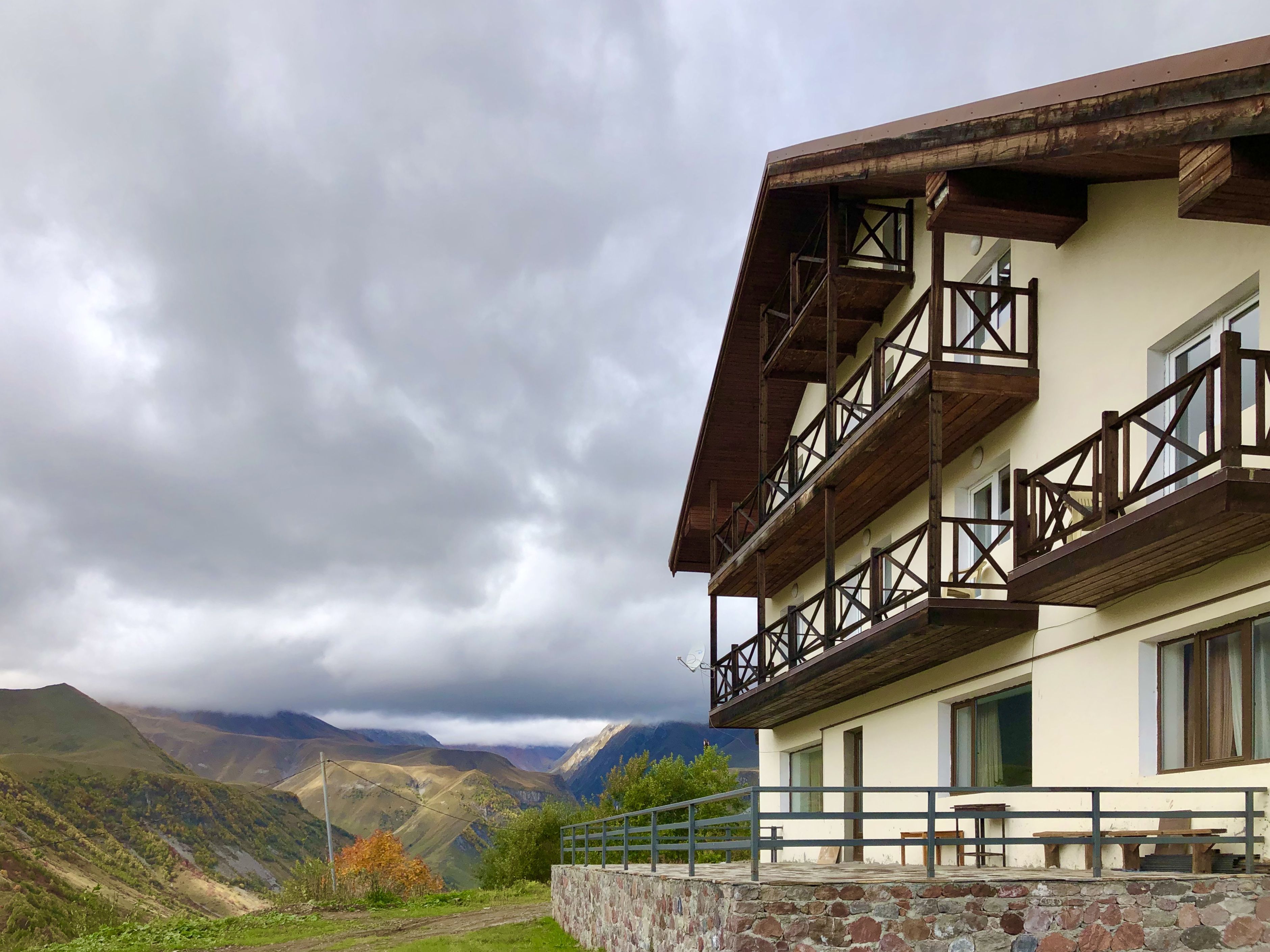 hotel gudauri, nocleg podczas wyjazdu, nocleg w gruzji, snow show